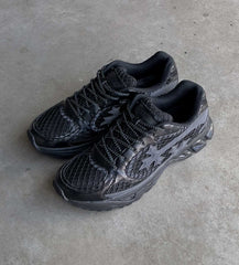Bravest Studios Kross Kountry Runner Triple Black