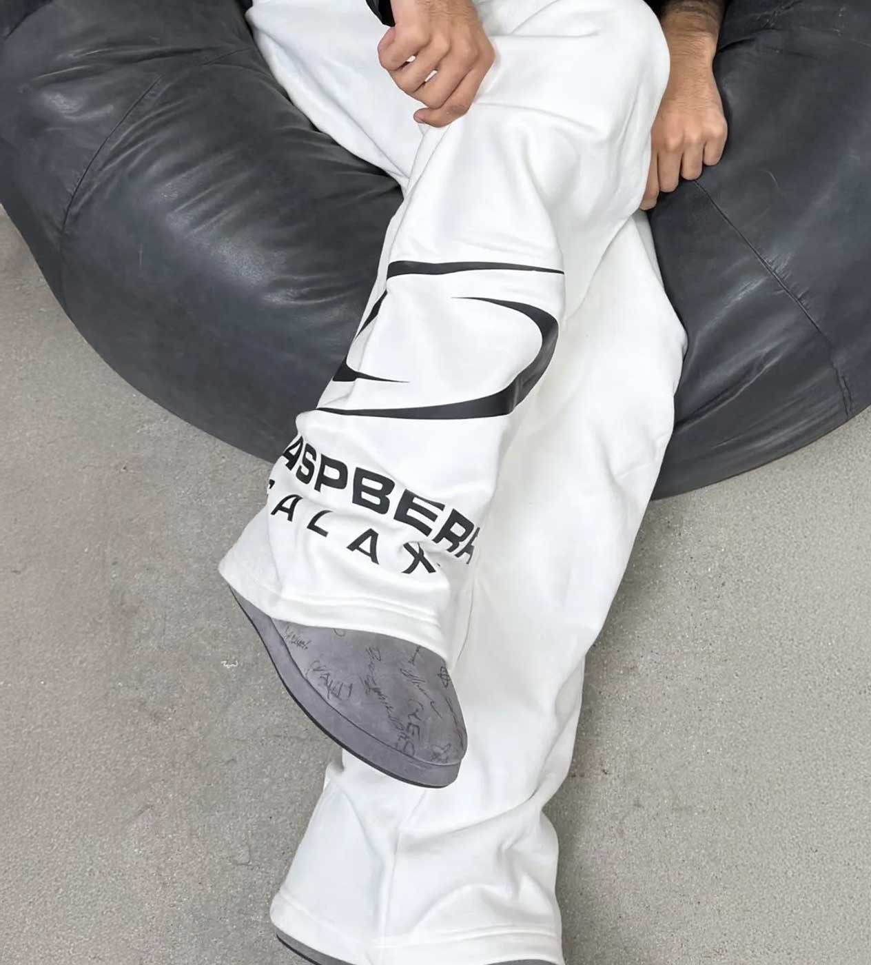 GV Gallery Galaxy Sweatpants White