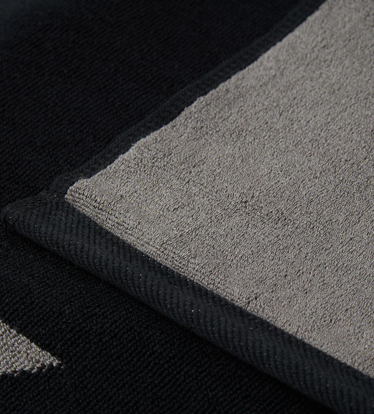 GV Gallery RH Towel Black